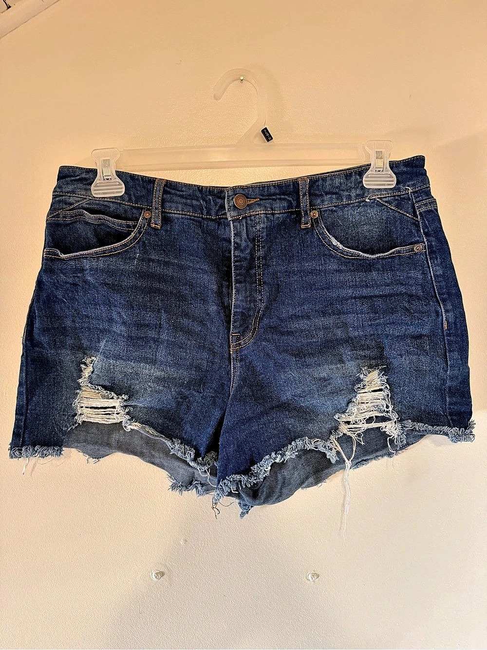 Short Ripped Blue Denim Jeans — Medium